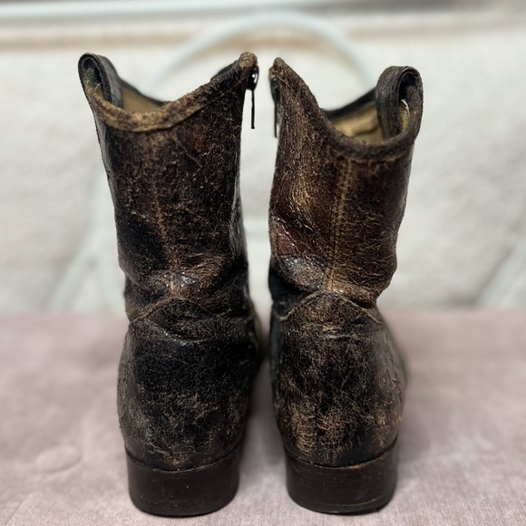 Frye Mellisa Crackled Brown Leather Side Zip Ankle Boots - Picture 3 of 3